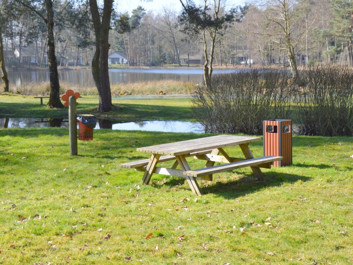 Lovely Holiday Home In Limburg Amid Lush Forest Stramproy Buitenkant foto