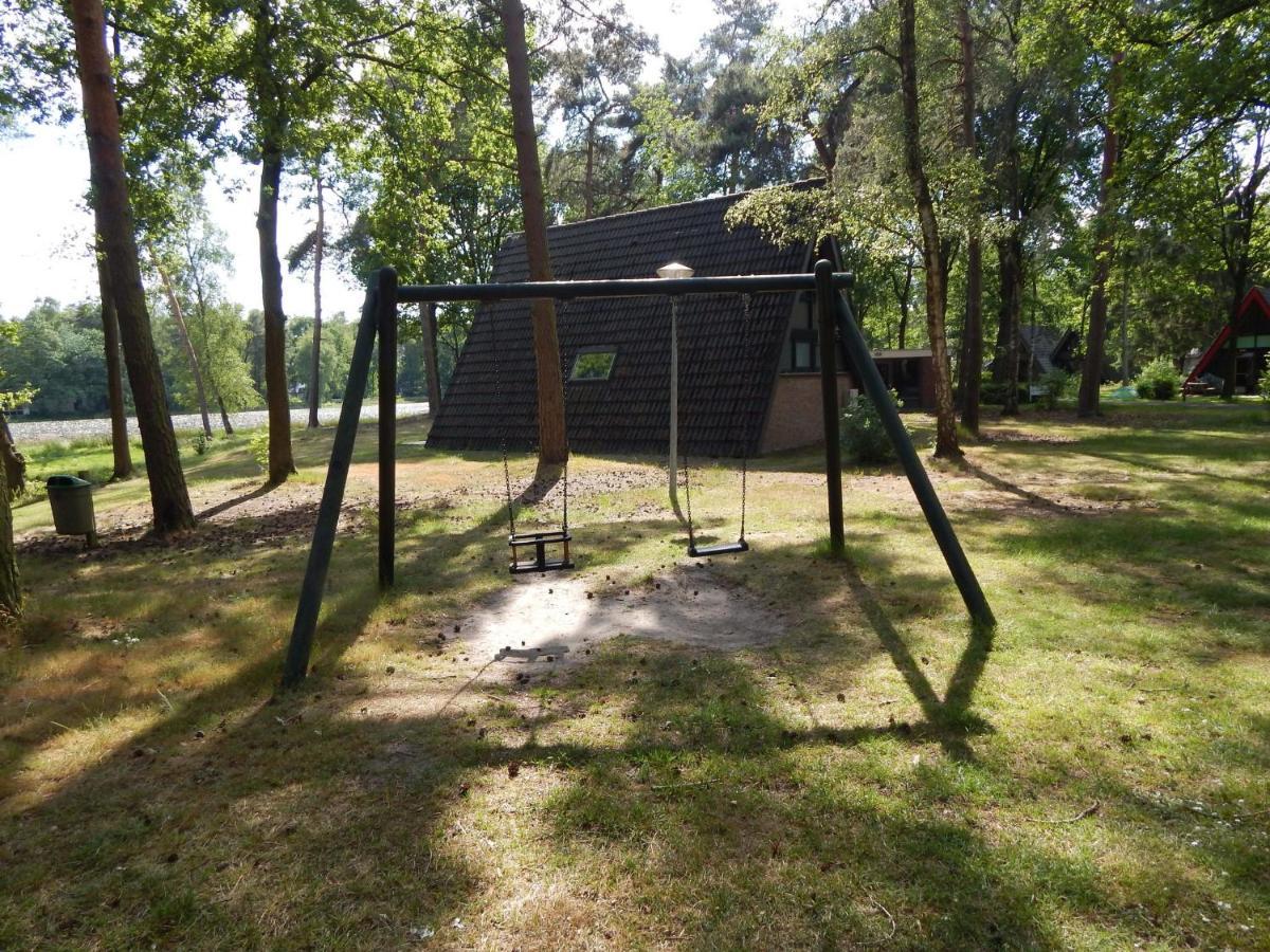 Lovely Holiday Home In Limburg Amid Lush Forest Stramproy Buitenkant foto