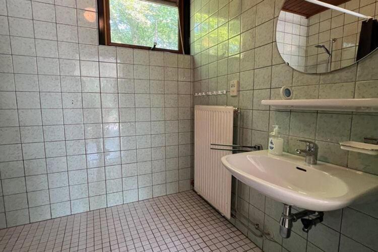 Lovely Holiday Home In Limburg Amid Lush Forest Stramproy Buitenkant foto