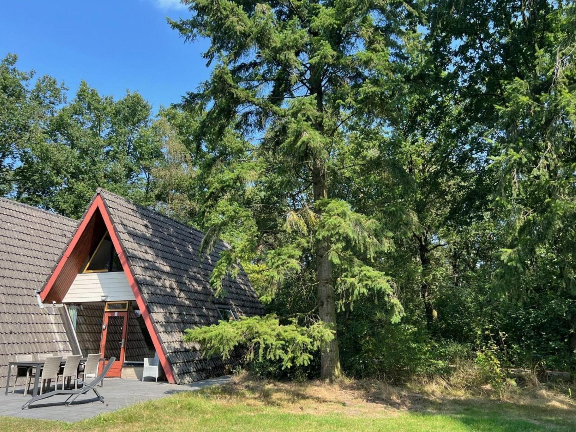 Lovely Holiday Home In Limburg Amid Lush Forest Stramproy Buitenkant foto