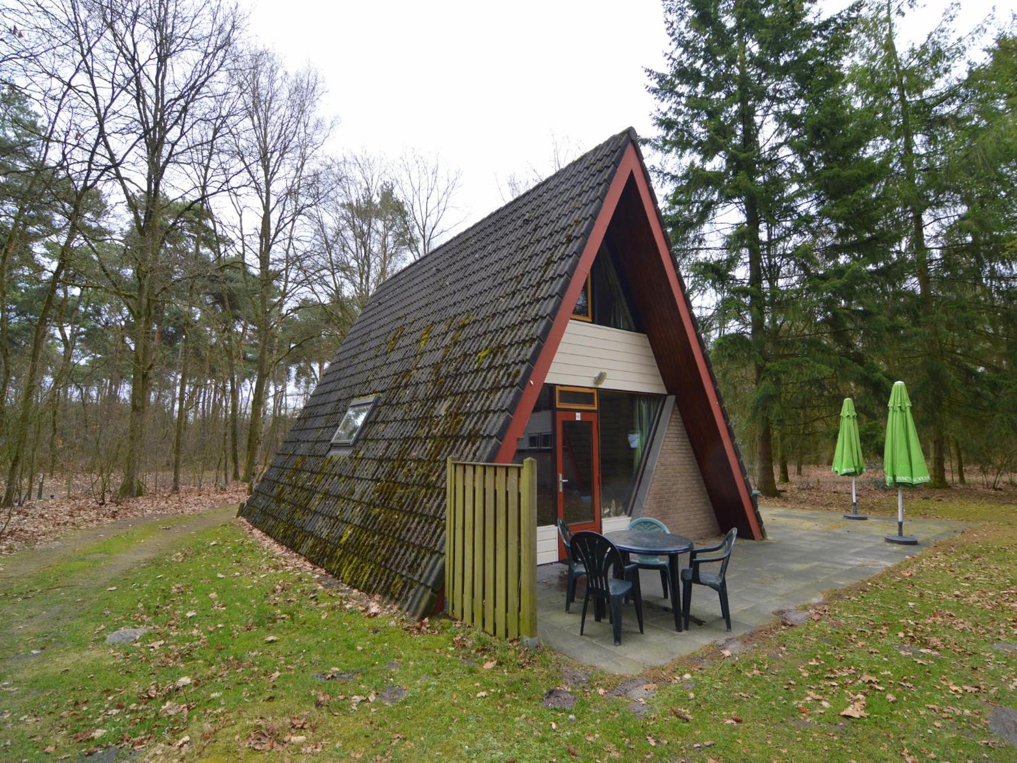 Lovely Holiday Home In Limburg Amid Lush Forest Stramproy Buitenkant foto